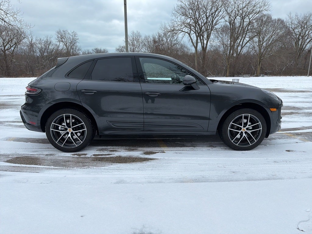 2022 Porsche Macan AWD