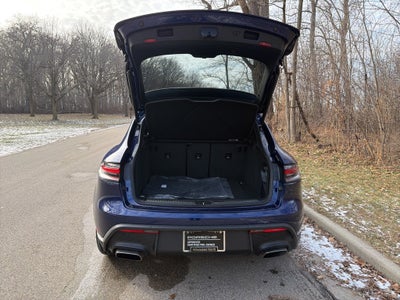 2025 Porsche Macan AWD