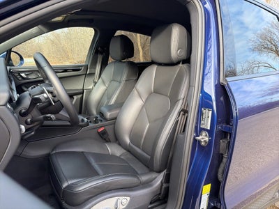 2025 Porsche Macan AWD