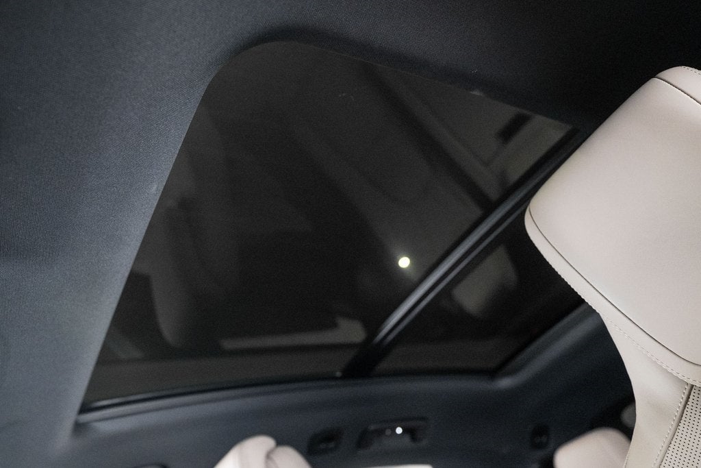 2025 Porsche Macan Electric Premium