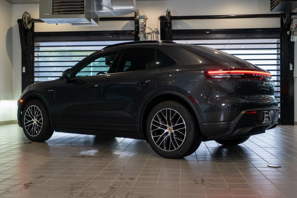 2025 Porsche Macan Electric Premium
