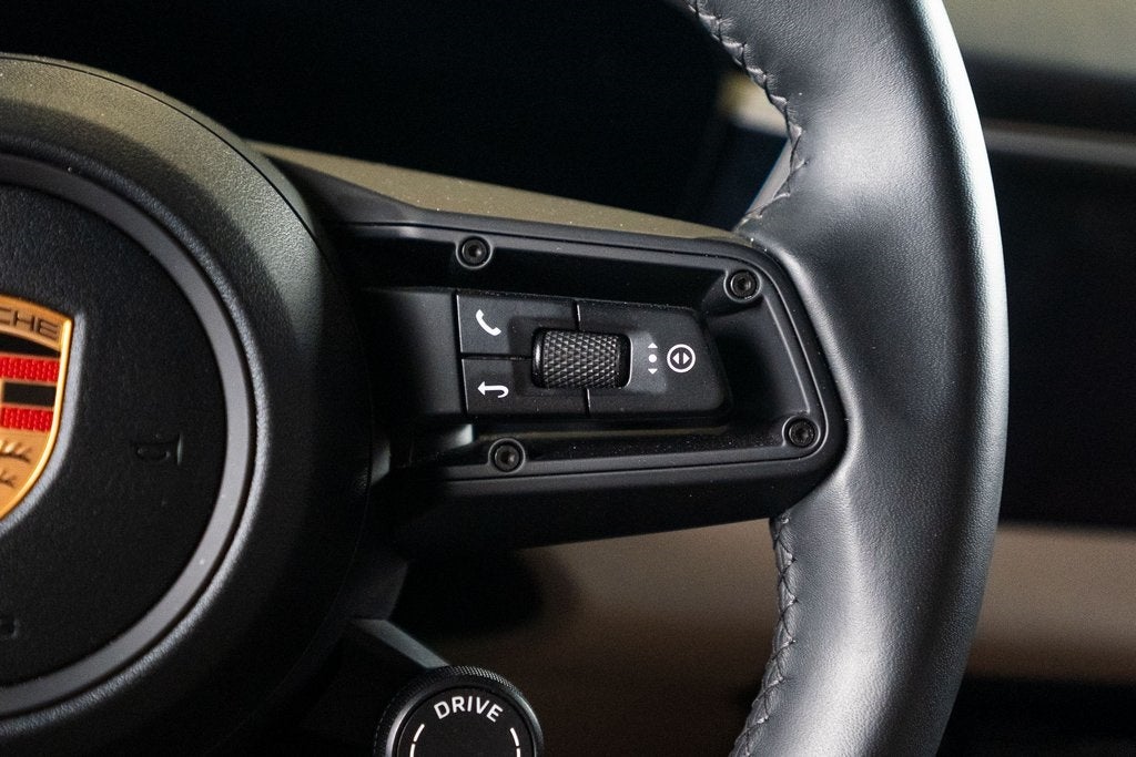 2025 Porsche Macan Electric Premium