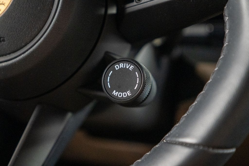 2025 Porsche Macan Electric Premium