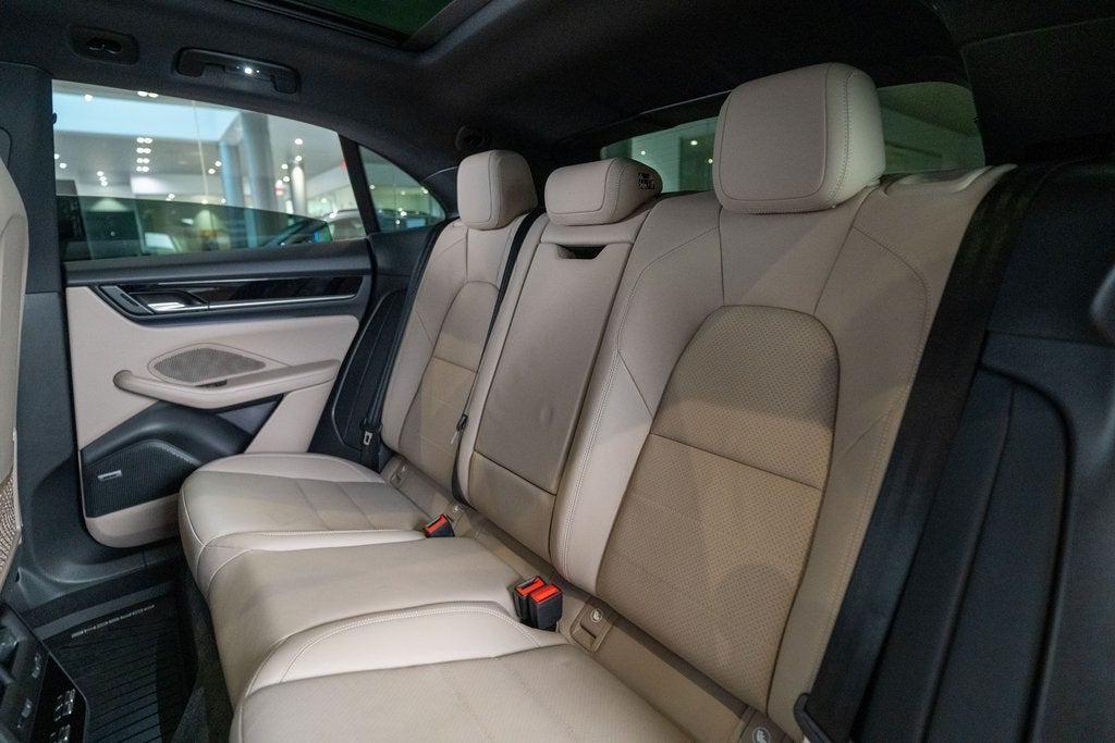 2025 Porsche Macan Electric Premium