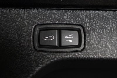 2025 Porsche Macan Electric Premium