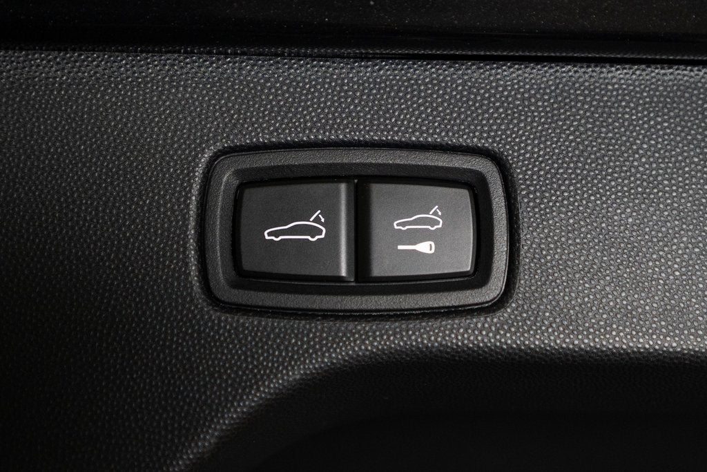 2025 Porsche Macan Electric Premium