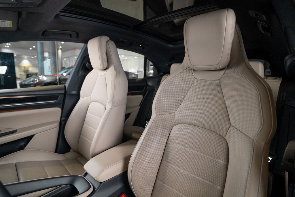 2025 Porsche Macan Electric Premium