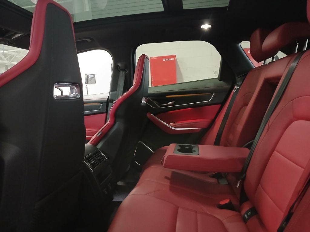 2025 Jaguar F-PACE P400 R-Dynamic S