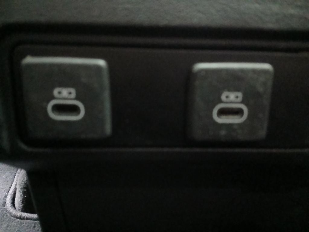 2025 Jaguar F-PACE P400 R-Dynamic S