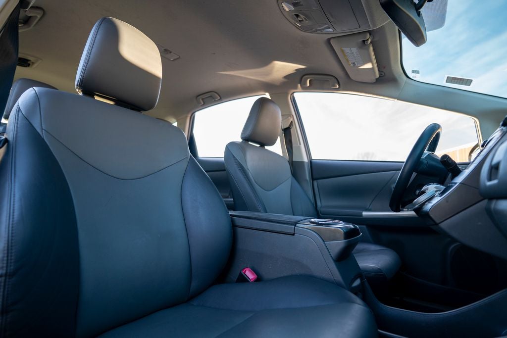 2013 Toyota Prius v Two