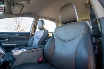 2013 Toyota Prius v Two