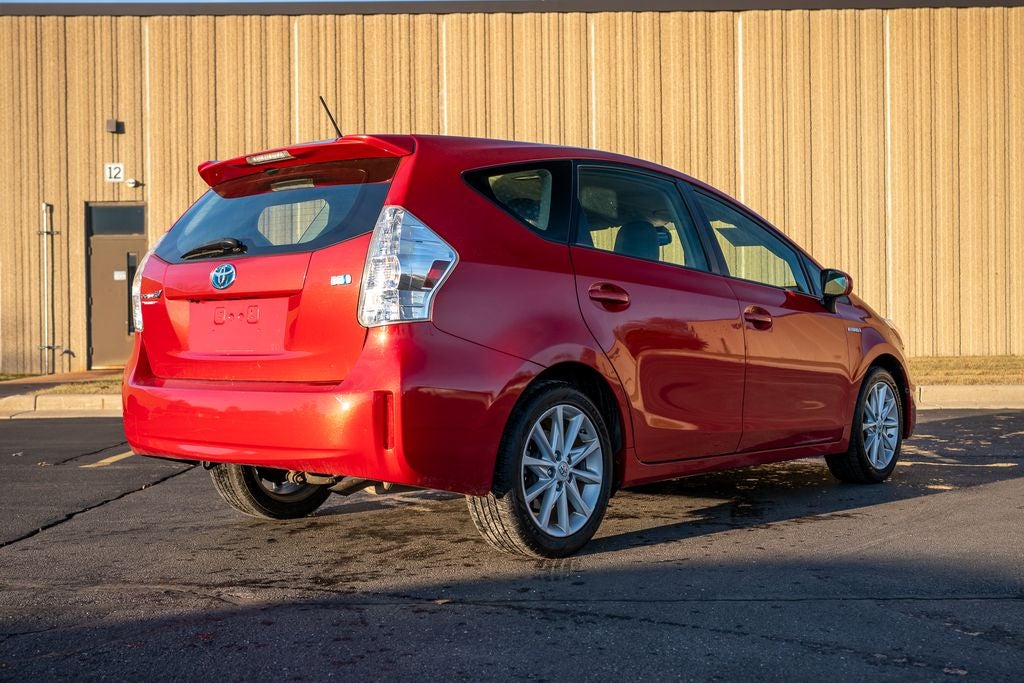 2013 Toyota Prius v Two