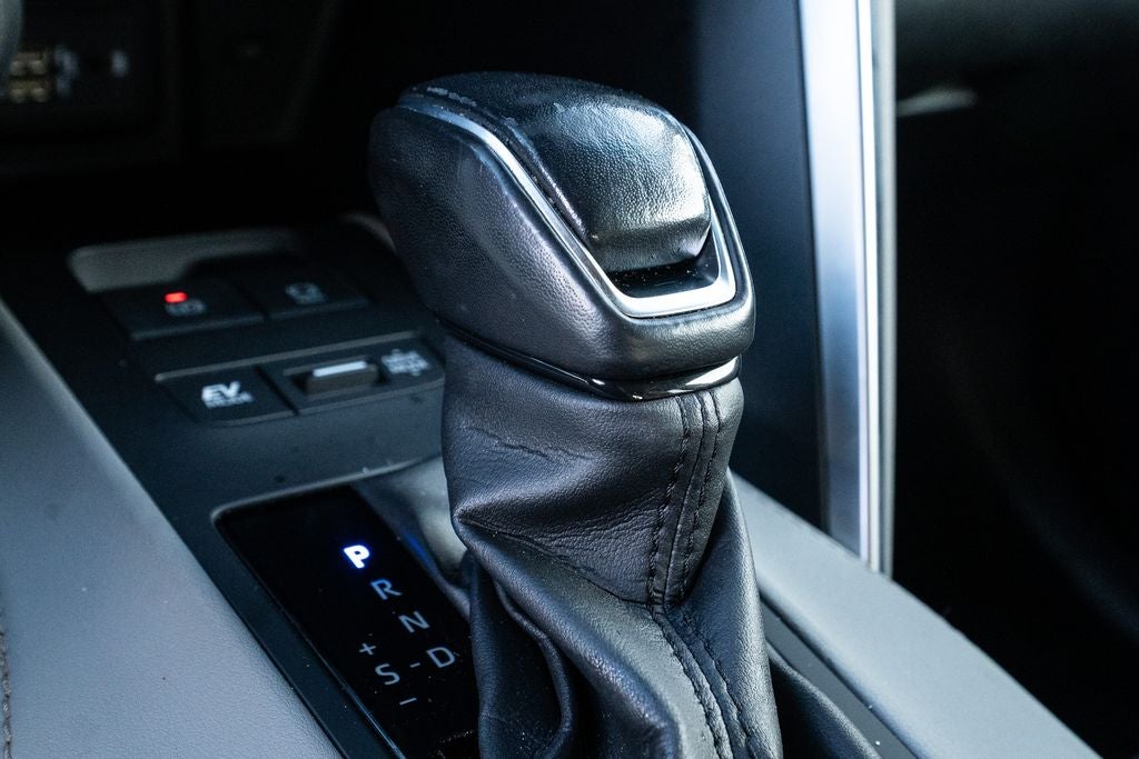 2022 Toyota Venza LE