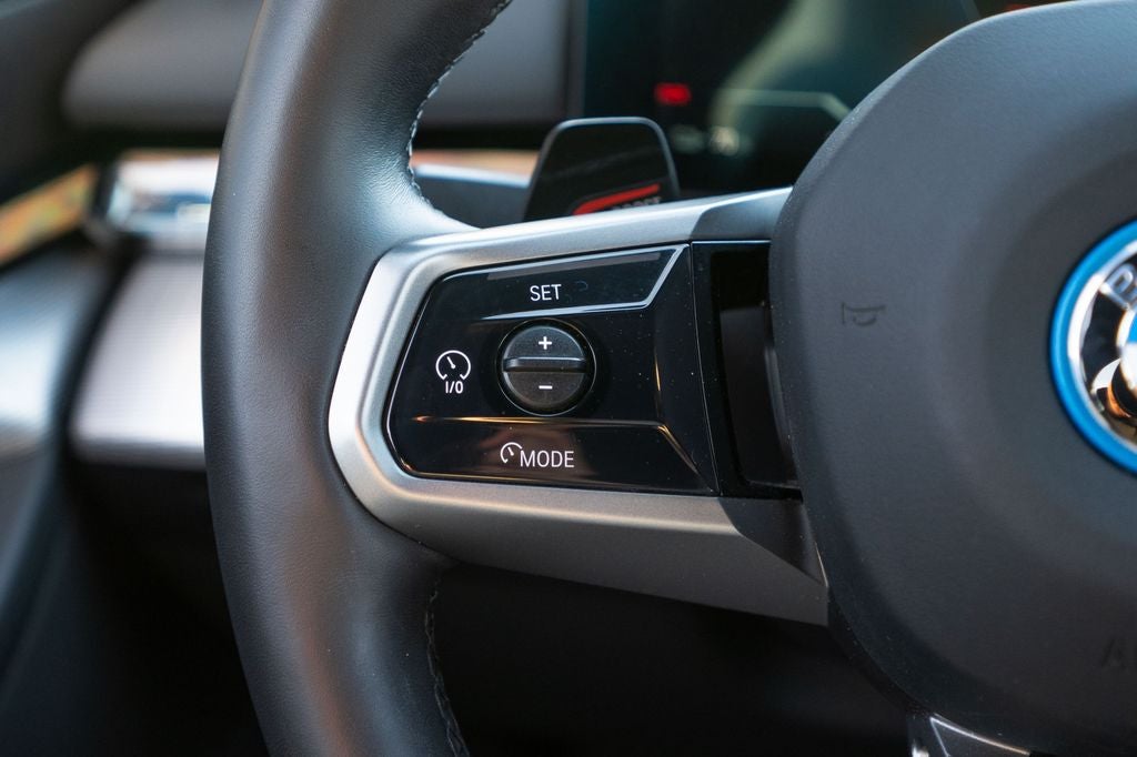 2025 BMW i5 xDrive40