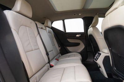 2023 Volvo XC40 B5 Plus Dark Theme