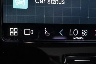 2023 Volvo XC40 B5 Plus Dark Theme