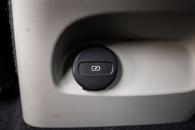 2023 Volvo XC40 B5 Plus Dark Theme