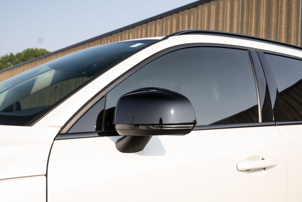 2023 Volvo XC40 B5 Plus Dark Theme